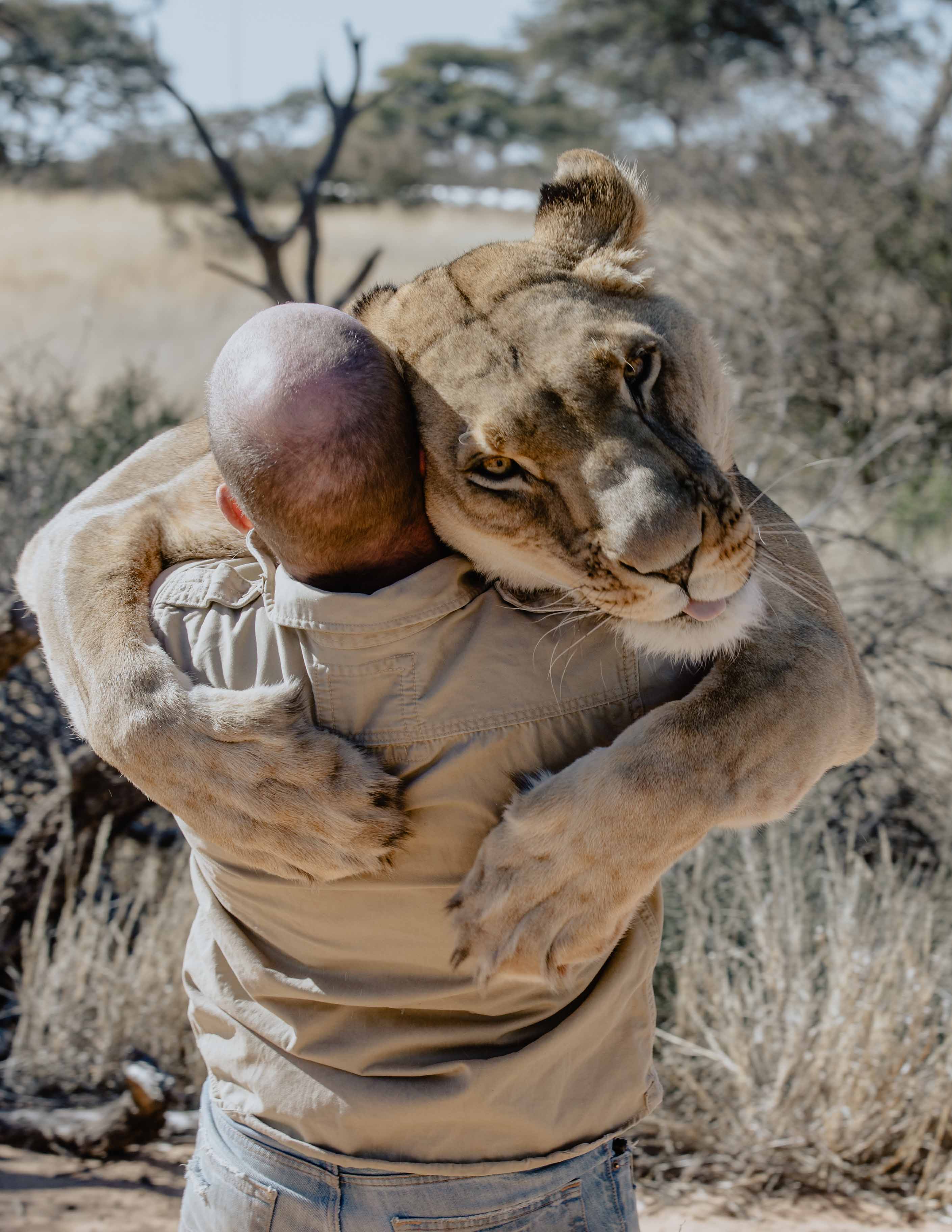Sirga embracing Valentin in the Kalahari